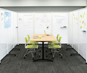 パーティション連結タイプホワイトボード利用シーン